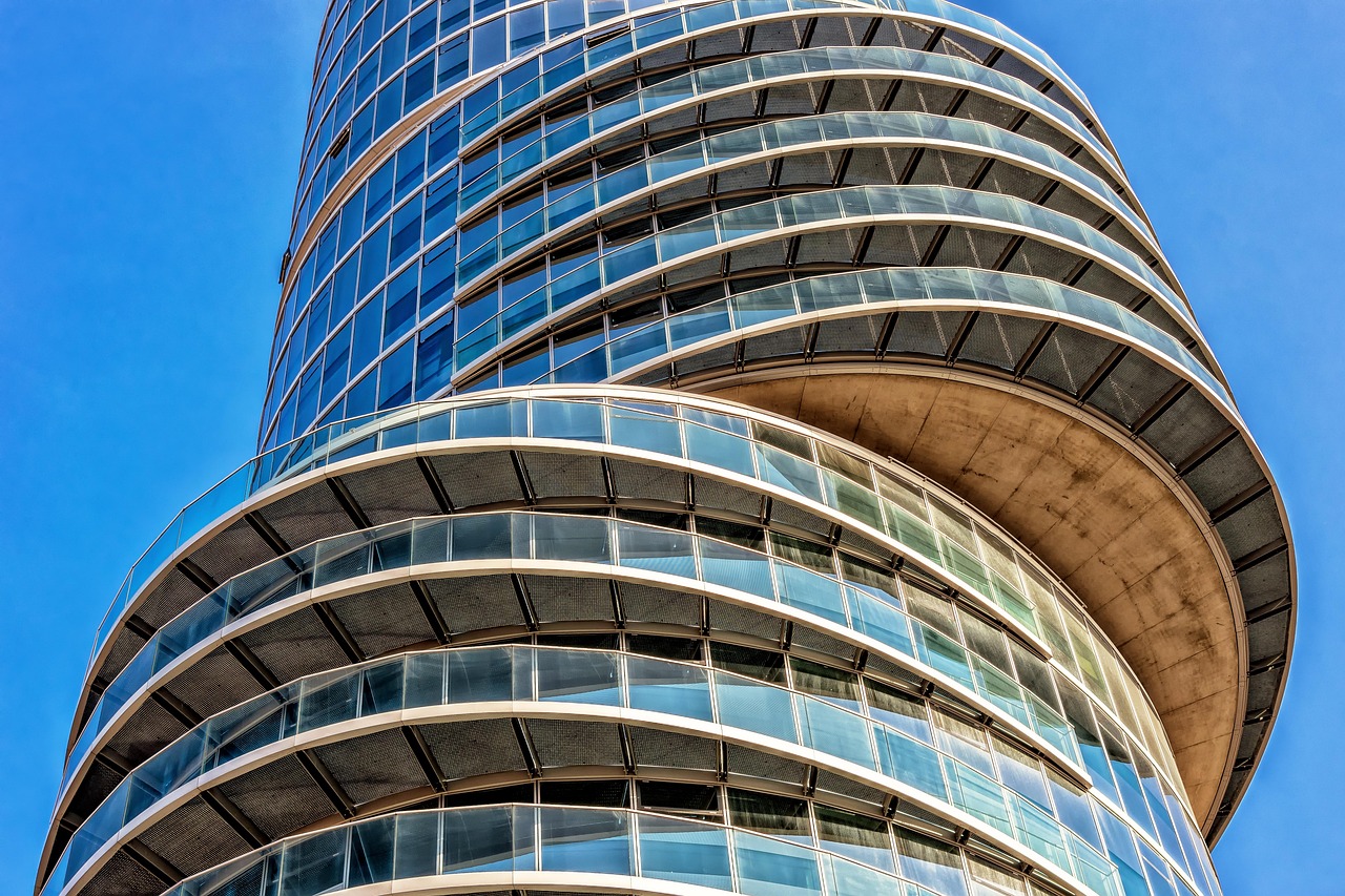entdecken sie wertvolle tipps fĂŒr immobilieninvestitionen, um ihre finanzielle zukunft zu sichern. erfahren sie, wie sie lukrative immobilien finden, finanzielle risiken minimieren und ihre investitionsstrategien optimieren.